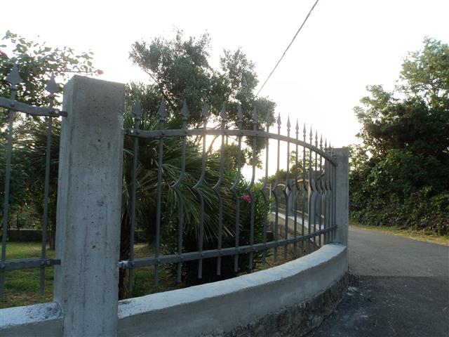 Kovana ograda